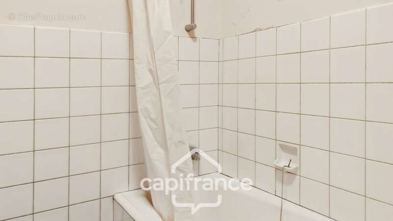 Commerce à SAUVETERRE-LA-LEMANCE