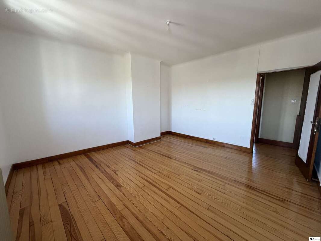 Maison 184 m² à Cazeres  - photo 8