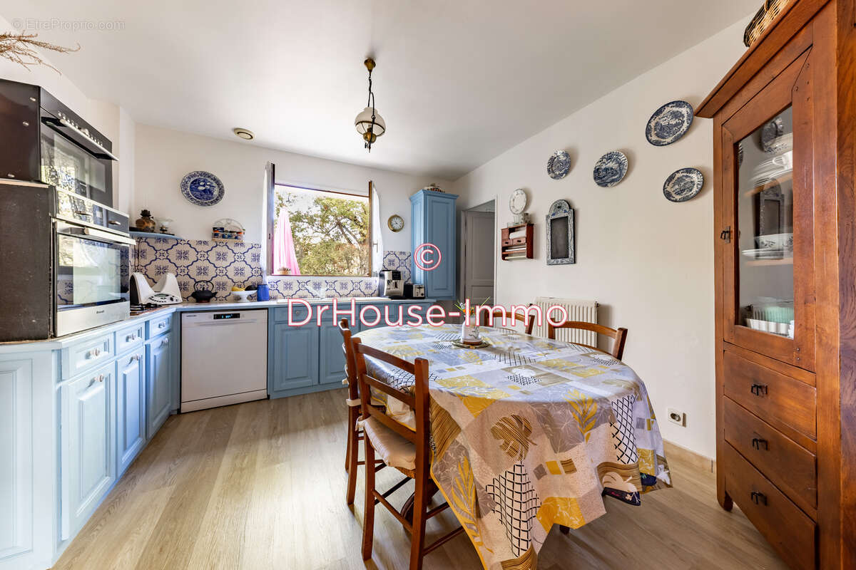 Maison à DAMPIERRE-EN-YVELINES