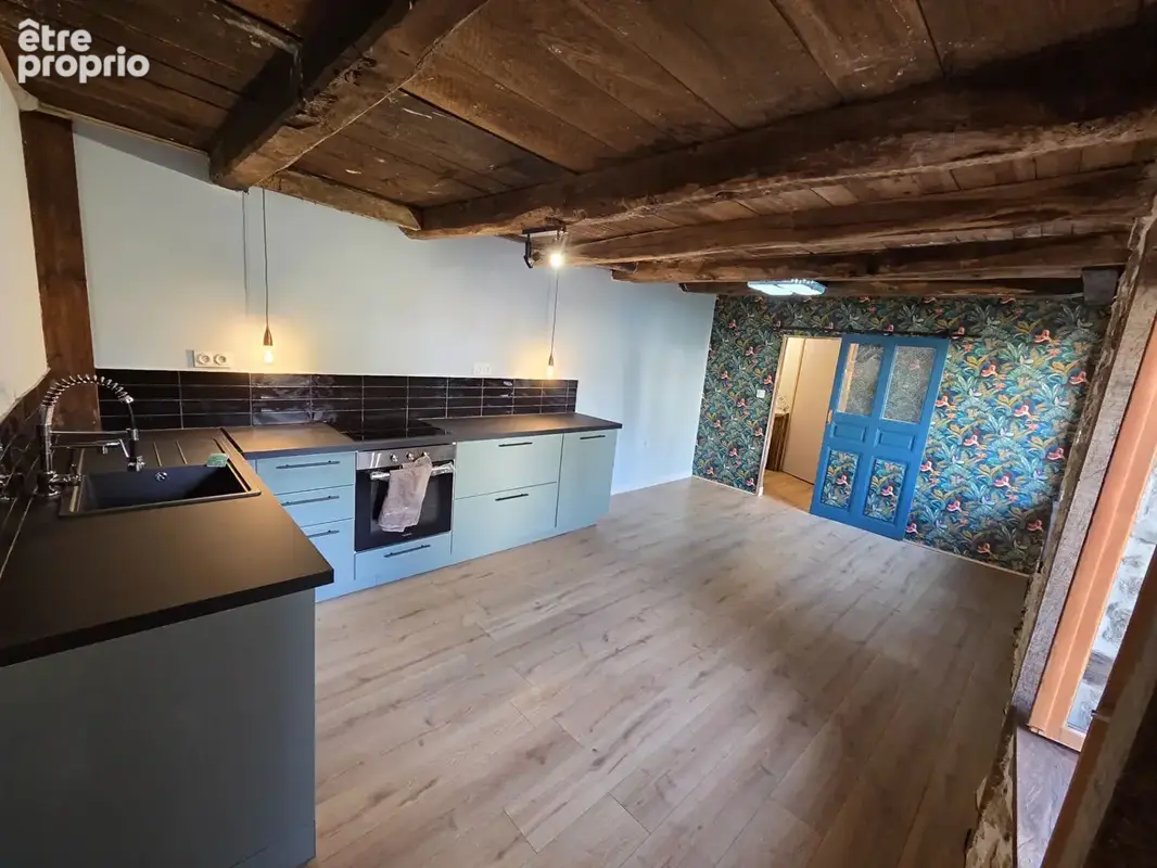 Maison de village de 92 m² avec 3 pièces ? Roziers-Saint-Georges - photo 3