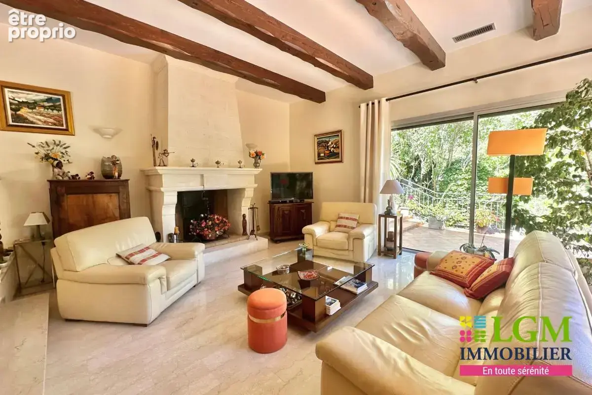 NÎMES - Magnifique maison familiale - photo 8