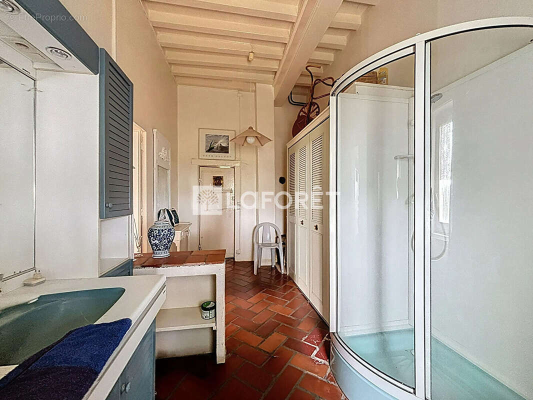 Villa à vendre de 292 m² nichée dans un parc arboré de 4800 m² entre Chalamont et Villars - photo 13