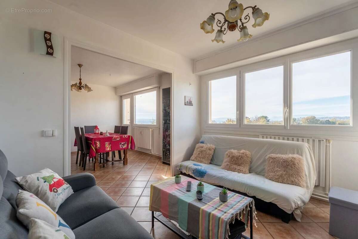 Appartement à IRIGNY
