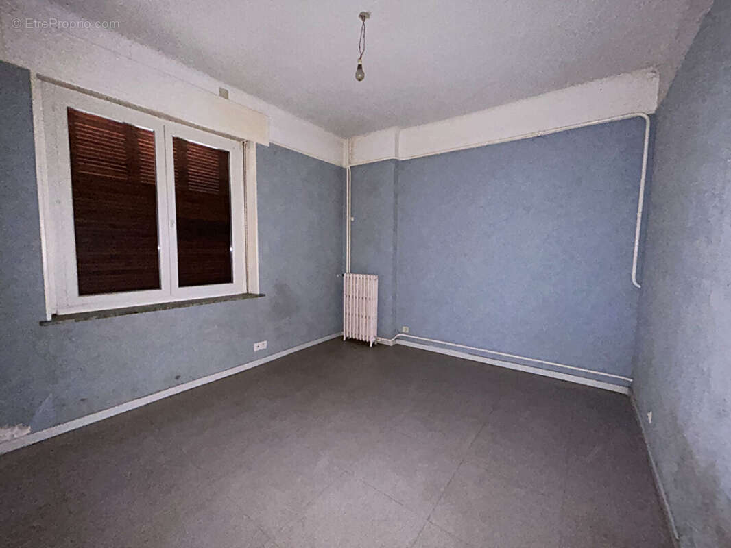 Appartement à CHARMES