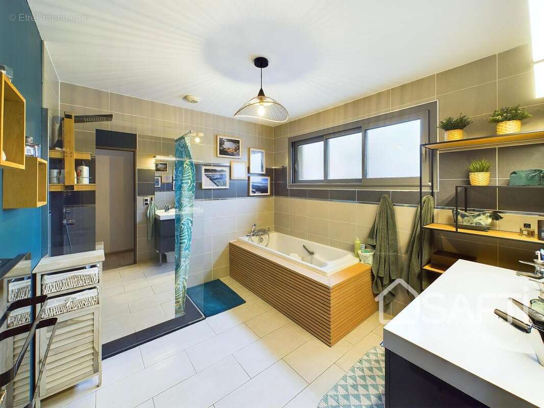 Photo 7 - Commerce à TALENCE