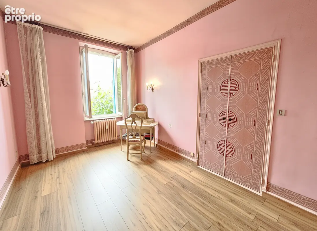 Maison bourgeoise des années 20 idéalement placée - photo 17