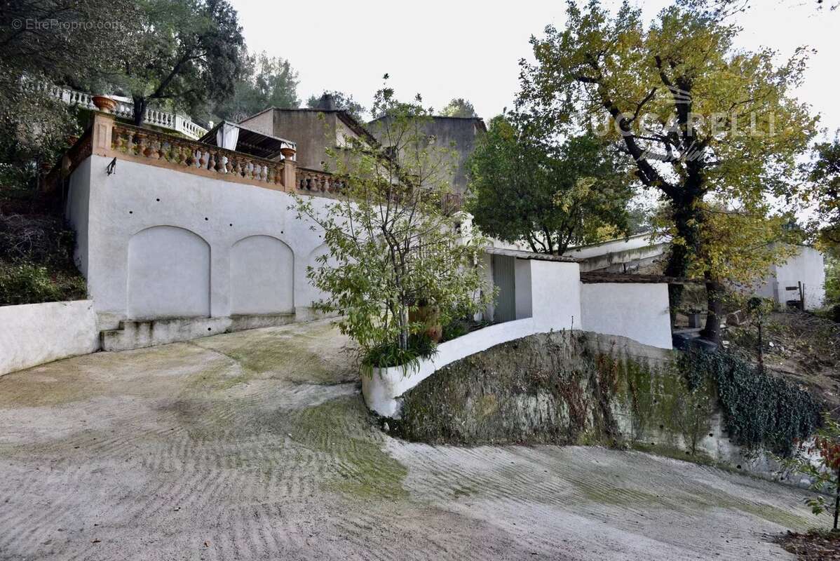 Maison à COLOMARS
