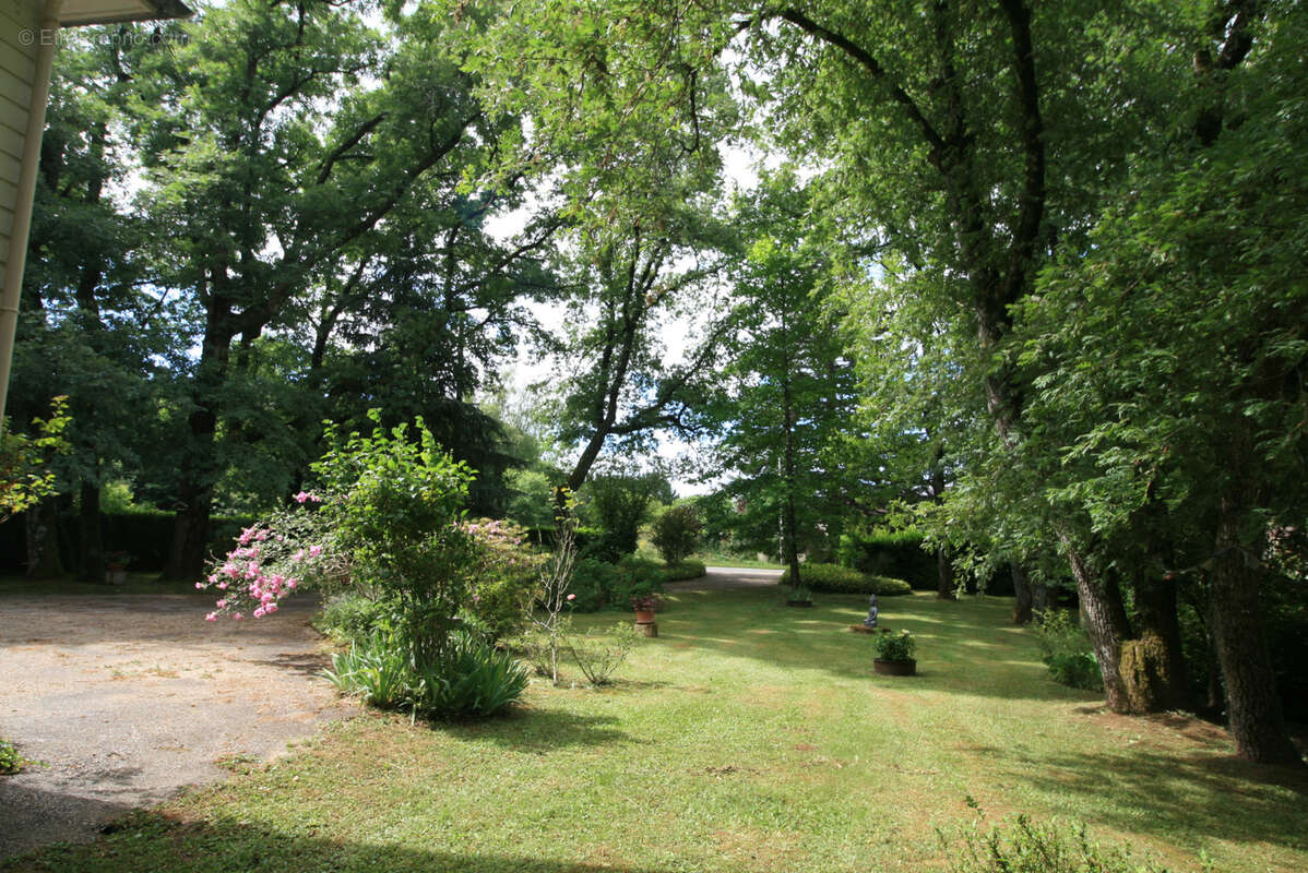Maison à ROUFFIGNAC-SAINT-CERNIN-DE-REILHAC