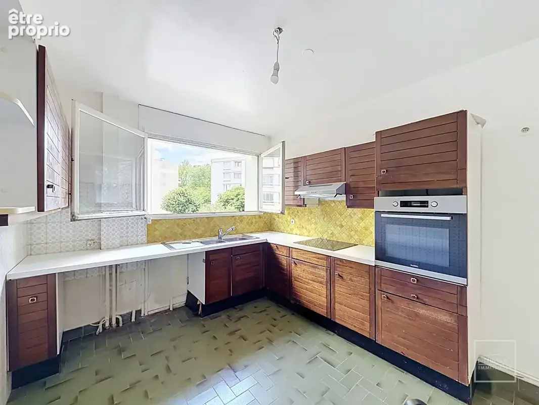 Lyon 7, debourg, t3 traversant est/ouest, 72m², garage & cave - photo 9