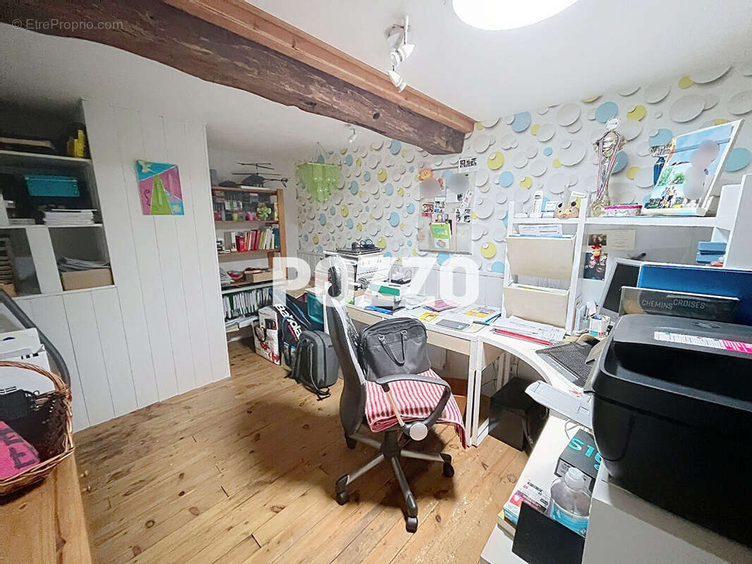 A VENDRE à Grandparigny - Maison 6 pièce(s) 196 m² - photo 14