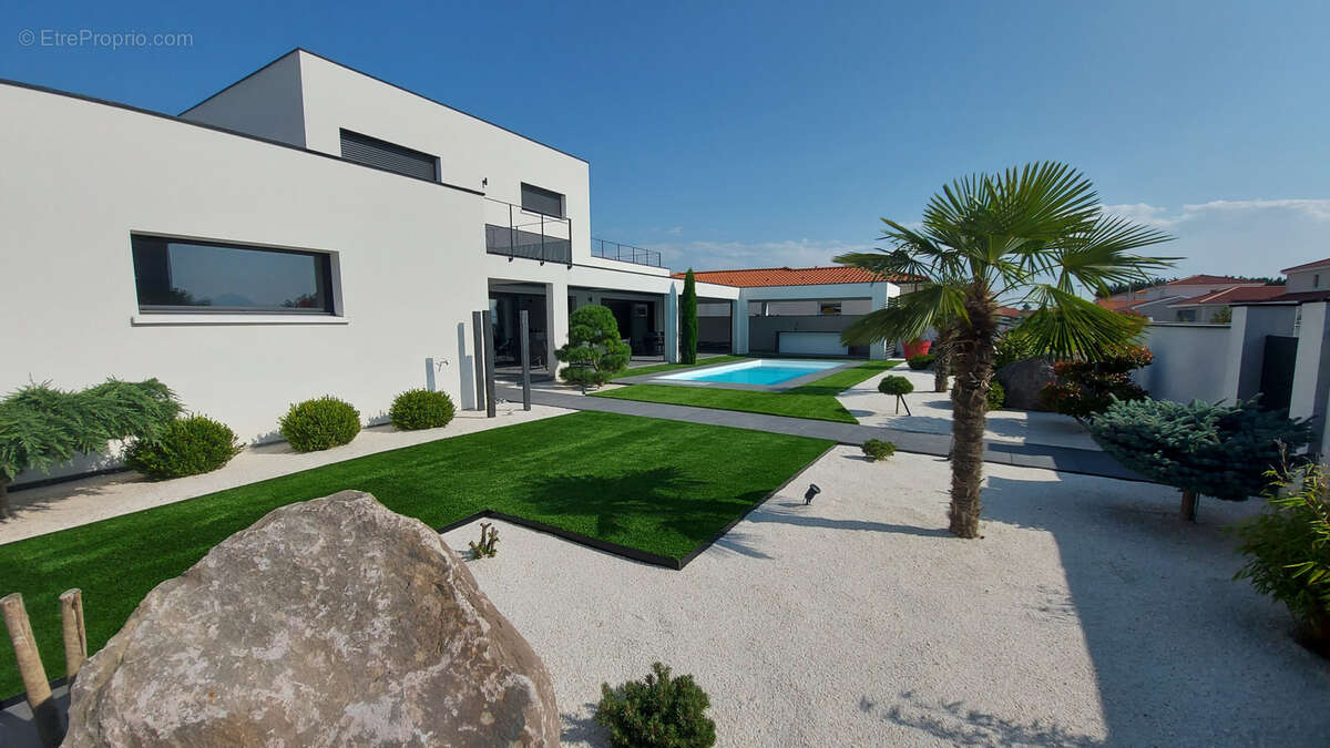 Maison à PONT-DU-CHATEAU