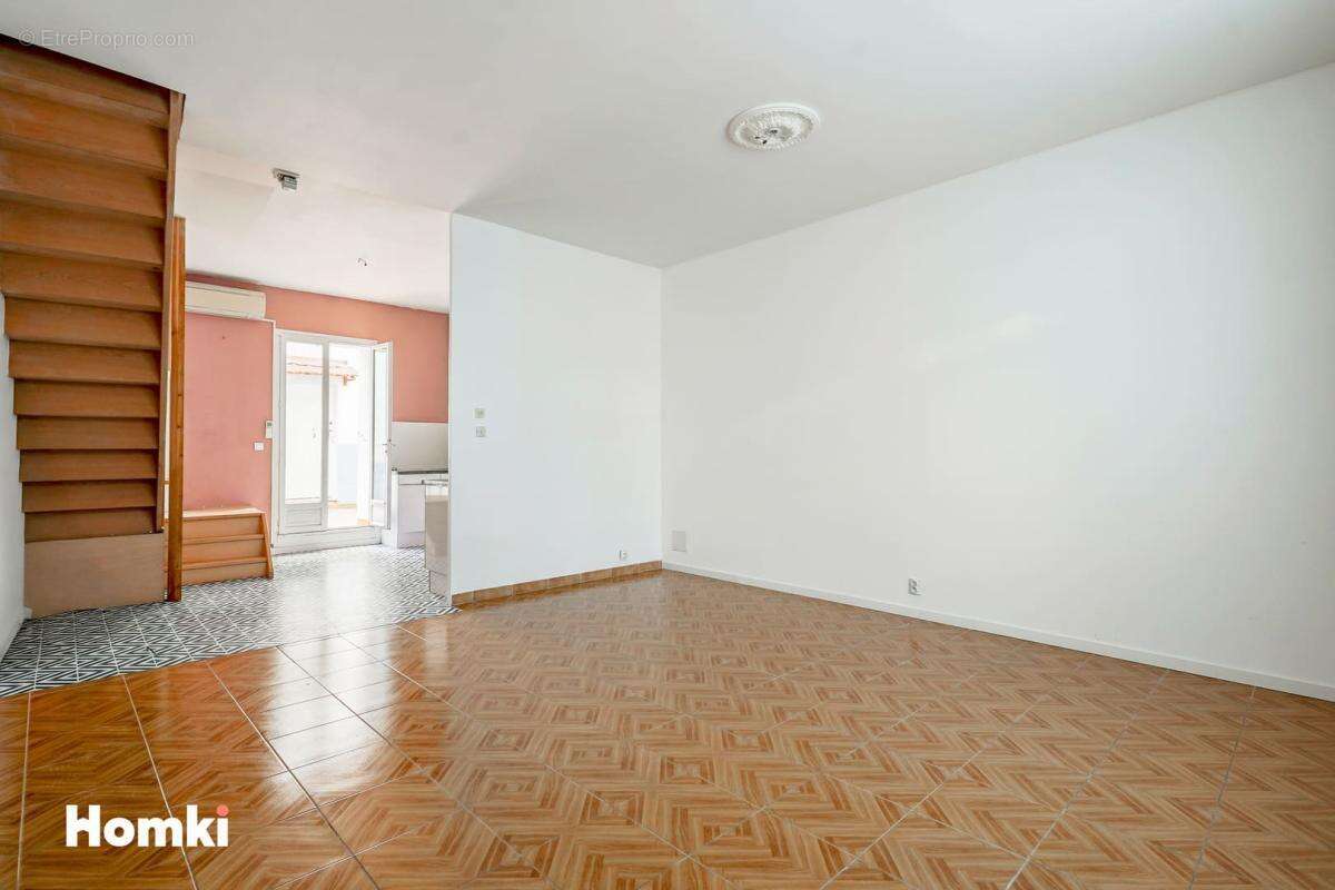 Maison/Villa T4 de 77 m2 à Marseille 13004 - photo 3
