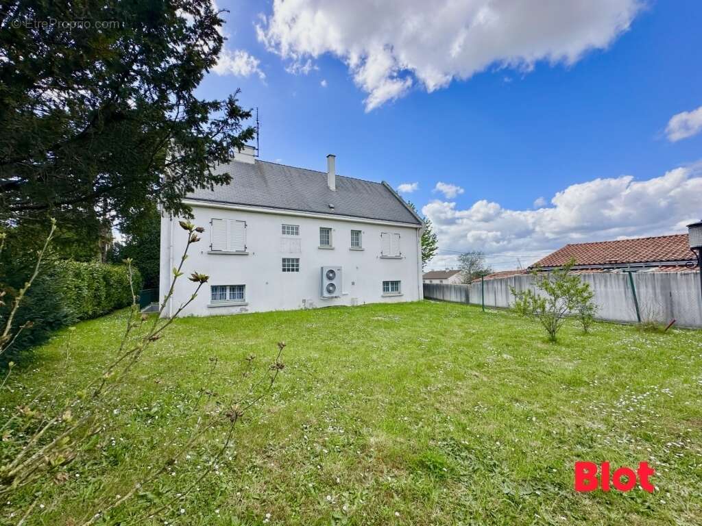 Maison à BOUGUENAIS