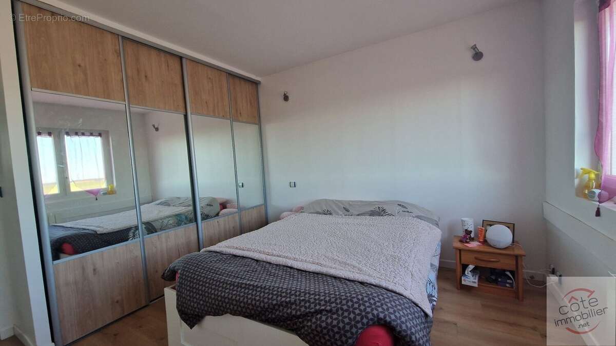 Maison à LES GRANGES-LE-ROI