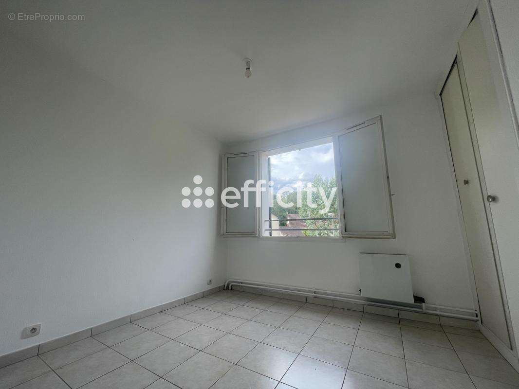 Maison 168 m² à Savigny-Le-Temple  - photo 21