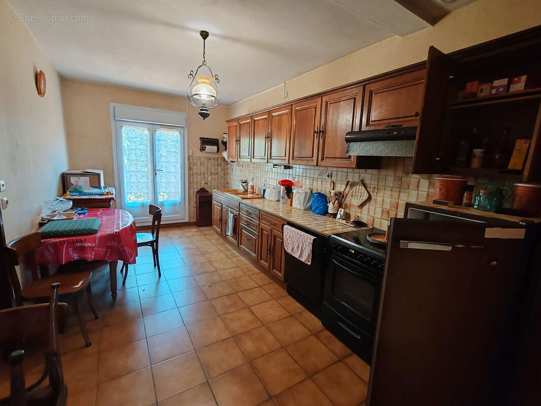 Villa T5 terrain clos et arboré de 416 m2- Quartier Mayolle - photo 10