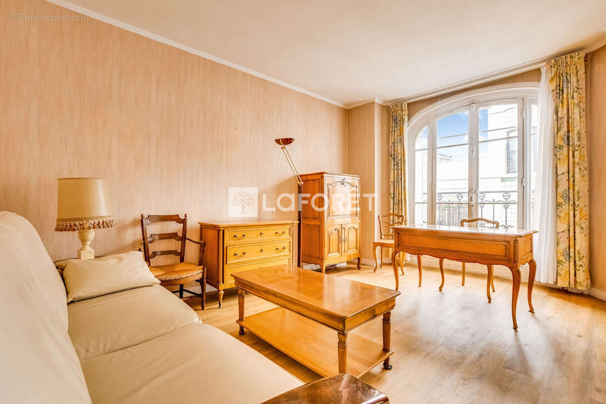 Vaugirard ? Bel appartement ancien traversant de 77 m² au pied des commerces - photo 6