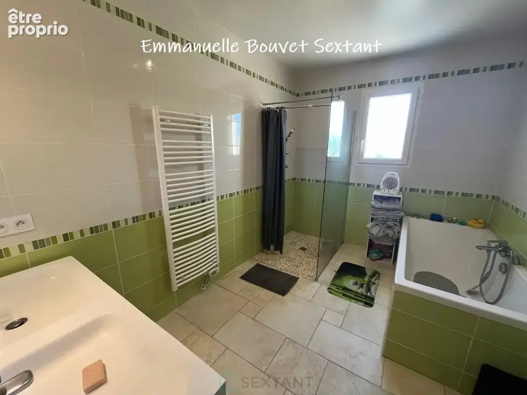 Maison contemporaine de plain-pied, 4 chambres, 2 sde, 2 wc, double-garage, 2000 m² de terrain - photo 16