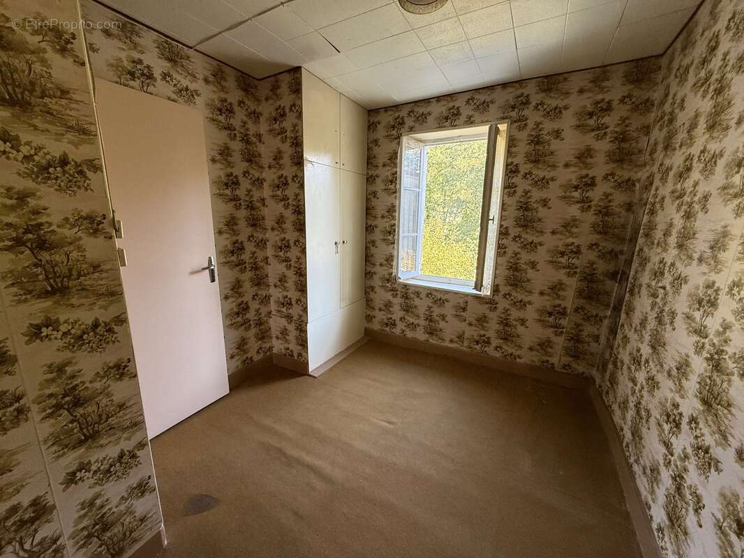 n°1 - Maison à PEYRAT-LE-CHATEAU