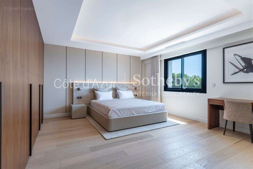 Villa contemporaine de 256 m² avec vue panoramique sur Monaco, piscine et cinq suites - photo 13