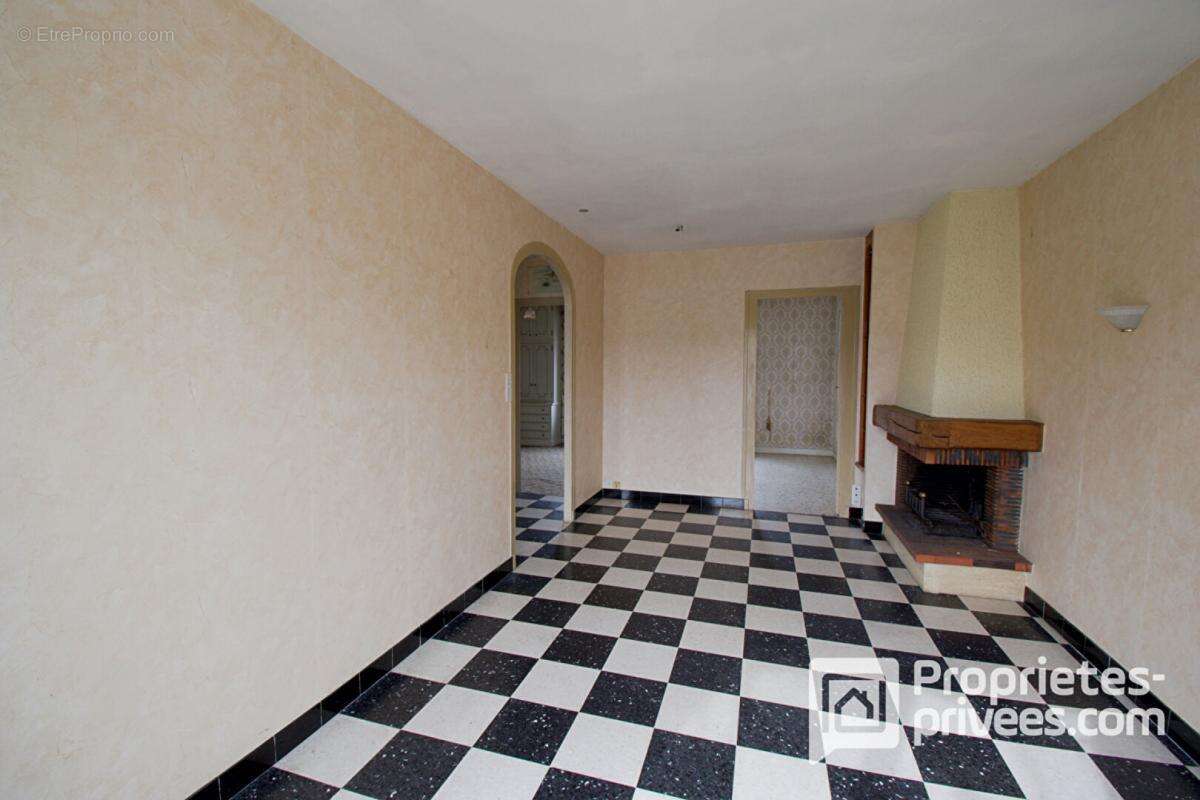 Appartement à MEHUN-SUR-YEVRE