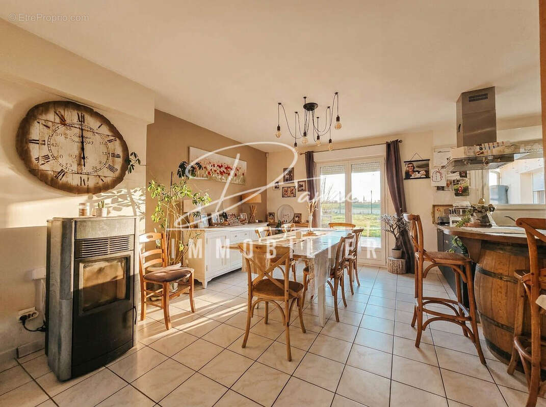 Maison à NEUVILLE-SAINT-REMY