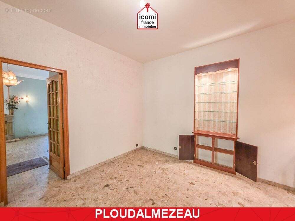 Commerce à PLOUDALMEZEAU