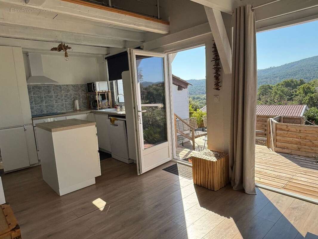 Maison à ROQUEBRUNE-SUR-ARGENS