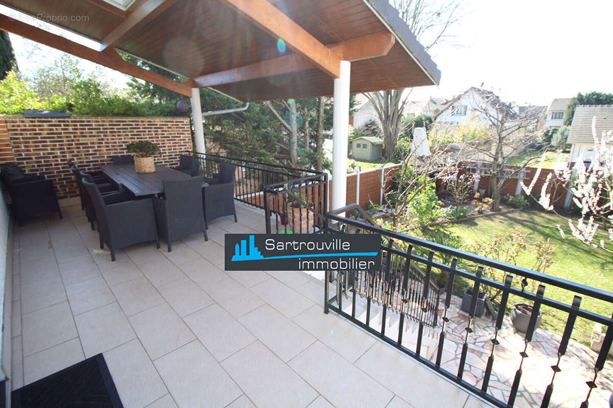 Maison à SARTROUVILLE