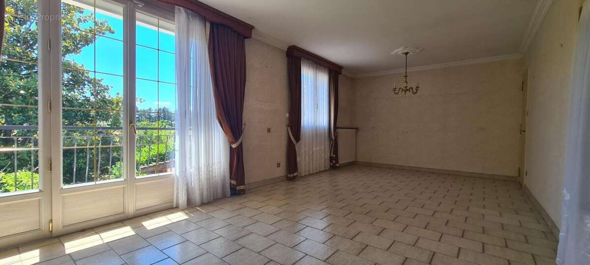 Maison Saint Martin Belle Roche 5 pièce(s) 132 m2 - photo 6