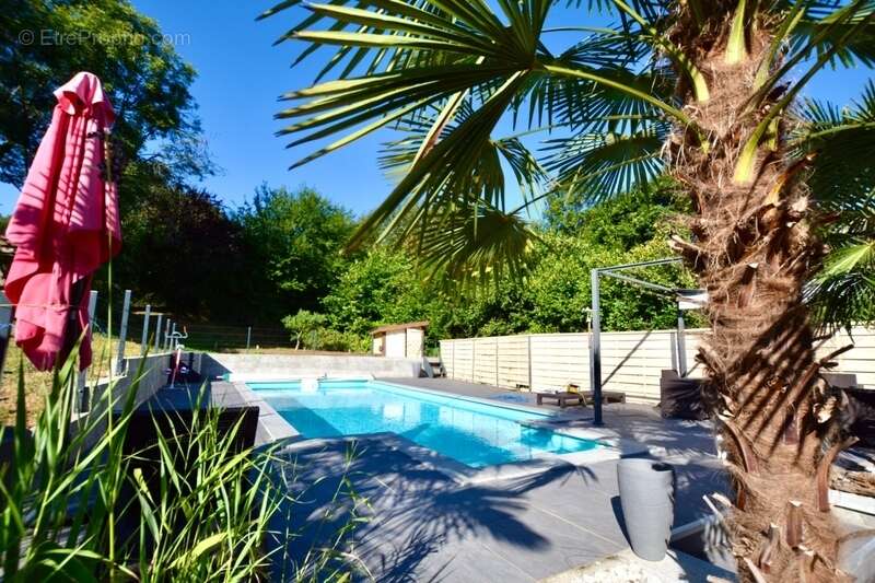 Maison à SAINTE-HELENE-SUR-ISERE