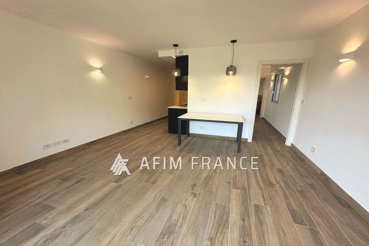 Appartement à ROQUEBRUNE-CAP-MARTIN