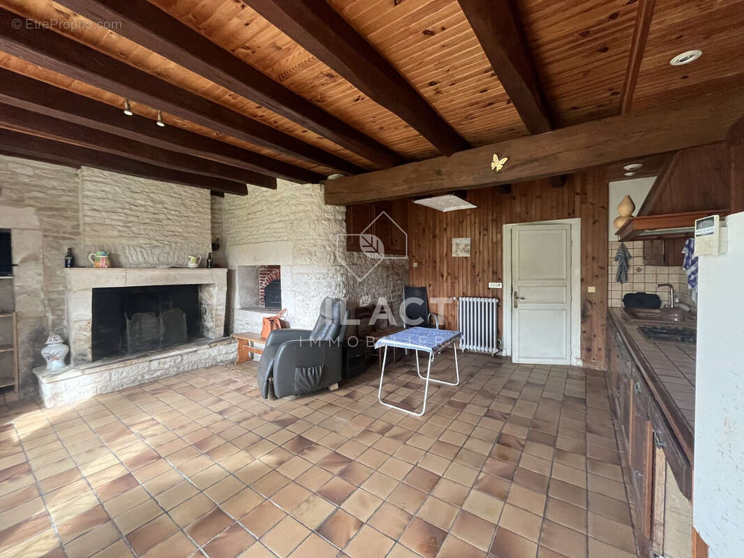 Maison à MAUZE-SUR-LE-MIGNON