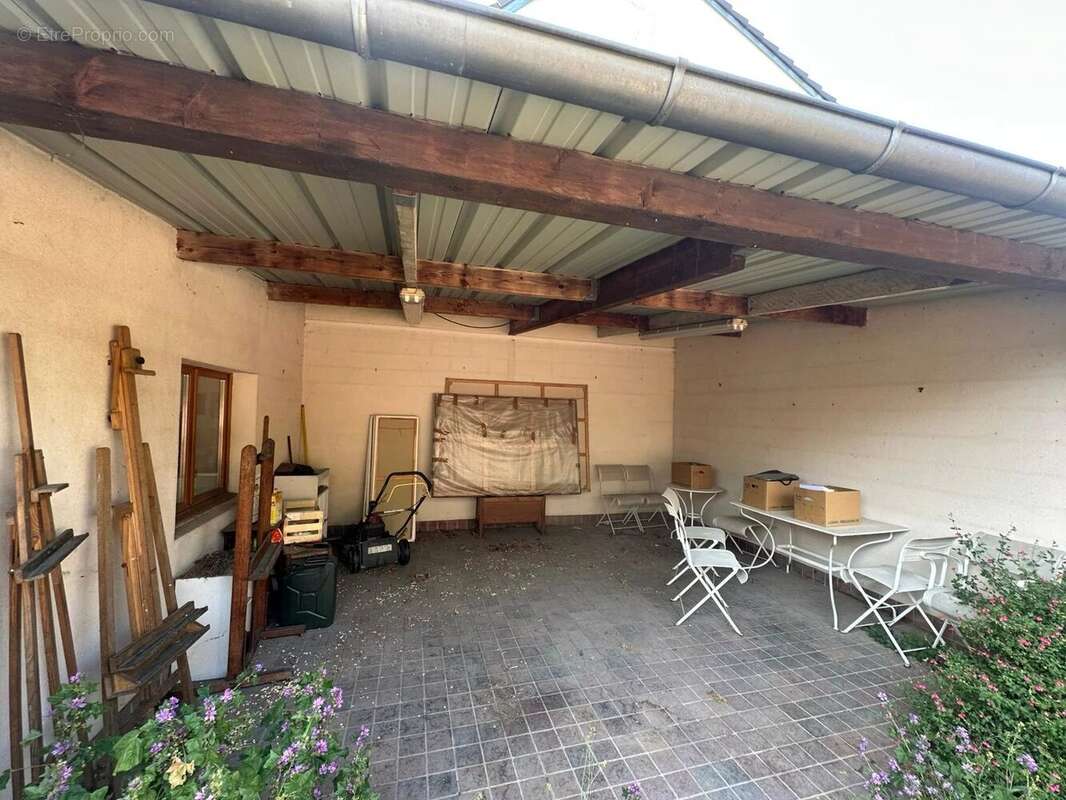 Terrain à SAINT-MAUR-DES-FOSSES