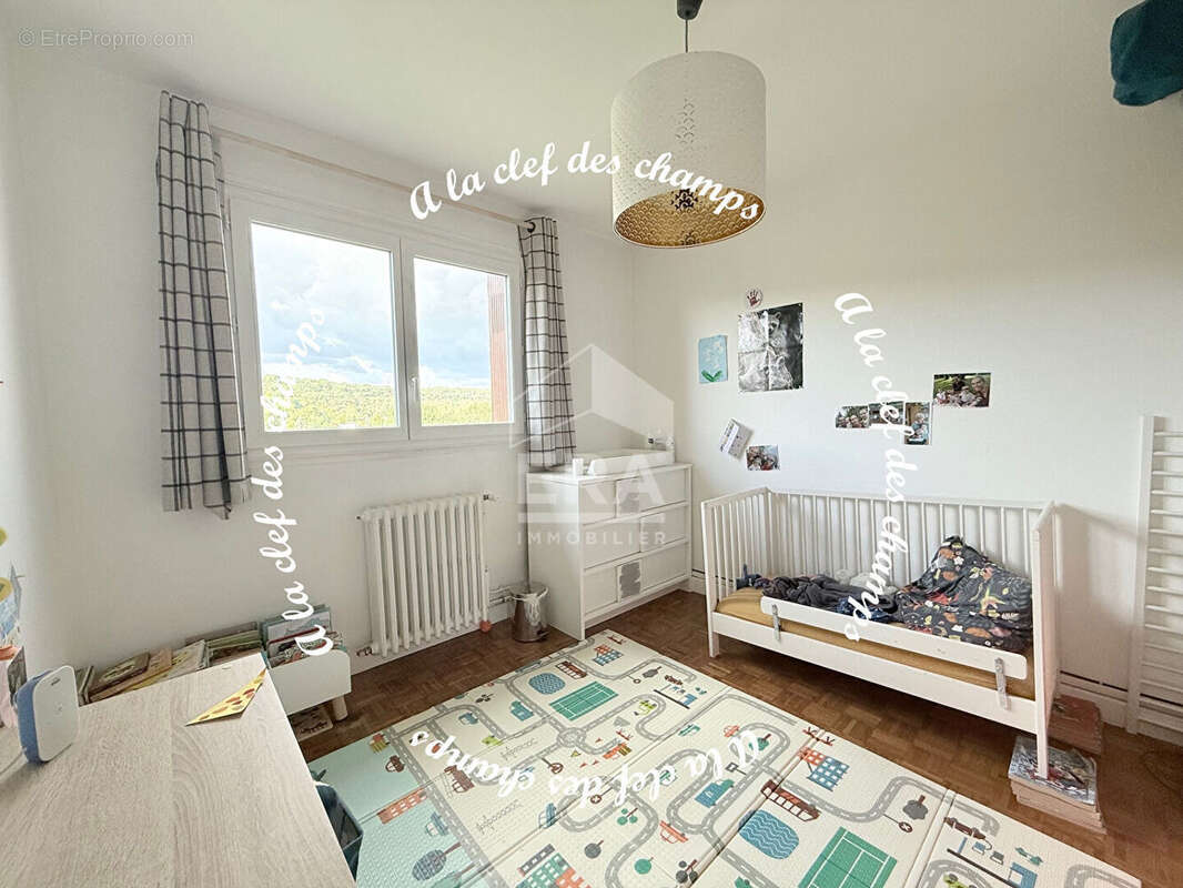 Appartement à BURES-SUR-YVETTE