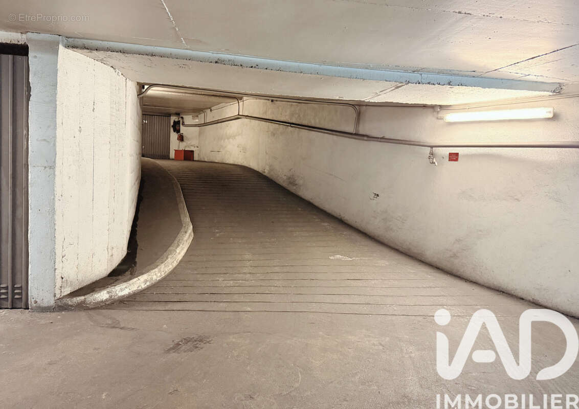 Photo 6 - Parking à PARIS-10E