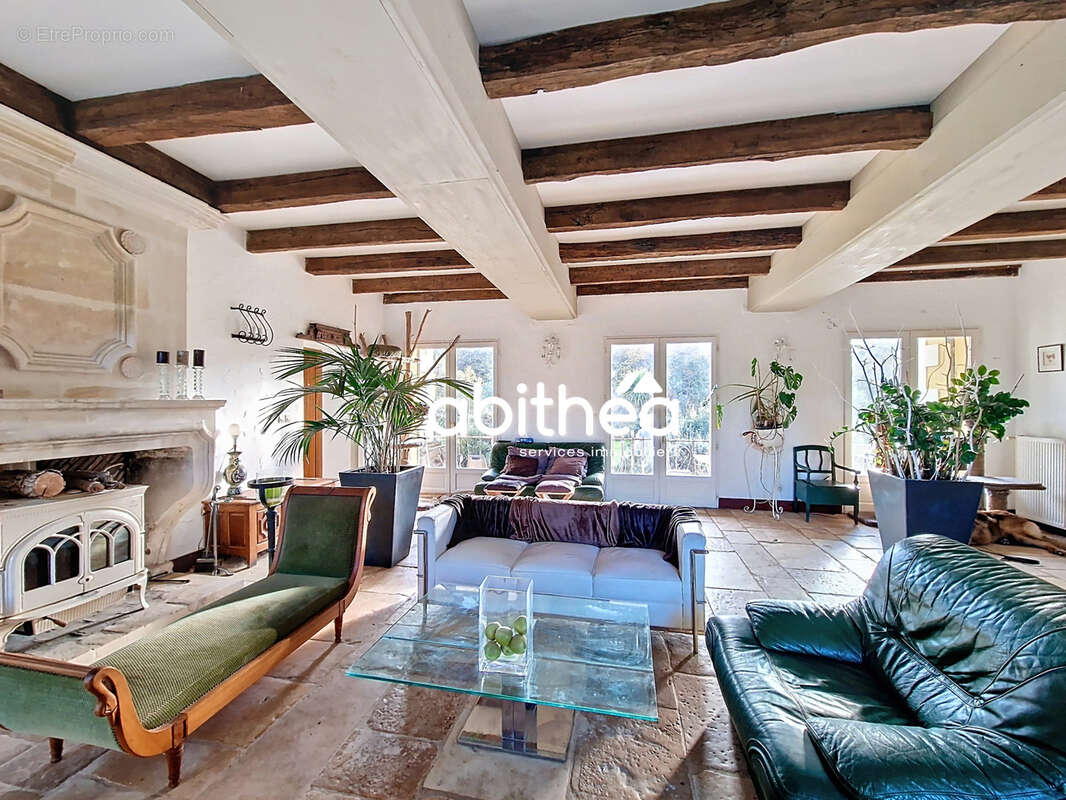 Maison à SAINT-BONNET-SUR-GIRONDE