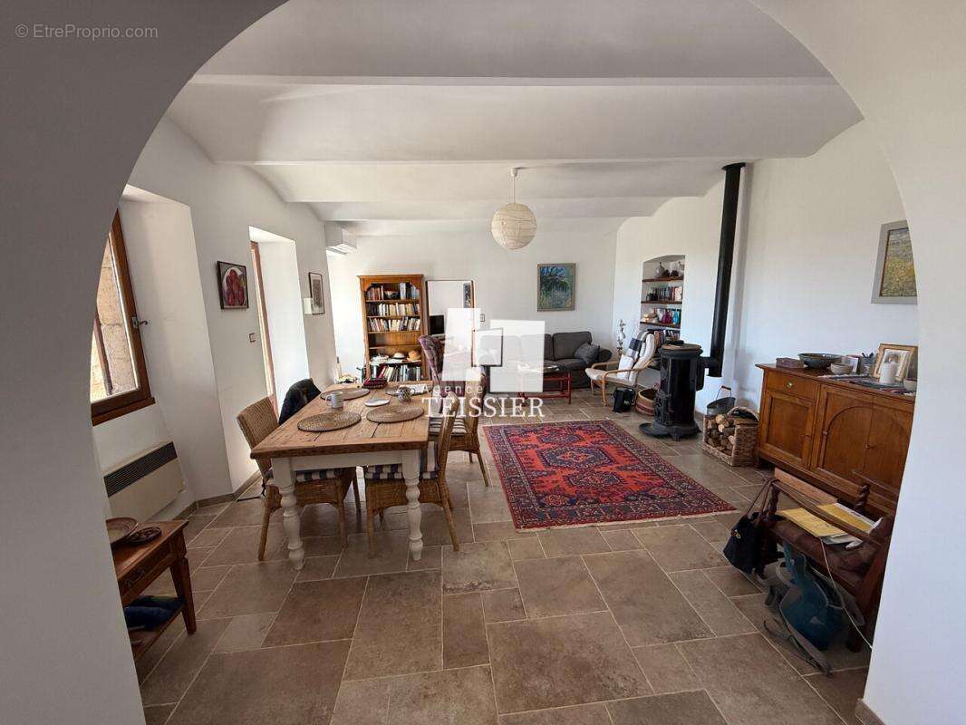 Maison à SAINT-PAUL-LE-JEUNE