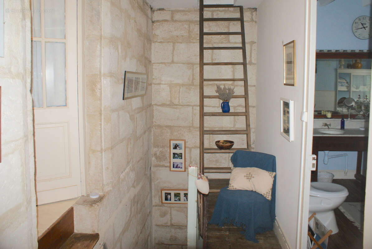 Maison à MONTLIEU-LA-GARDE