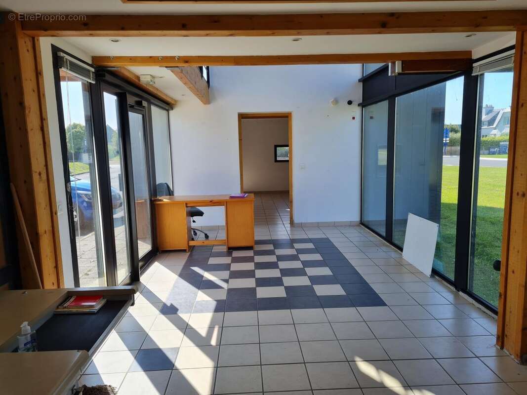 Commerce à PLOUGASNOU