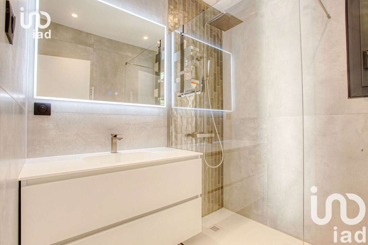 Photo 9 - Maison à ROQUEBRUNE-SUR-ARGENS