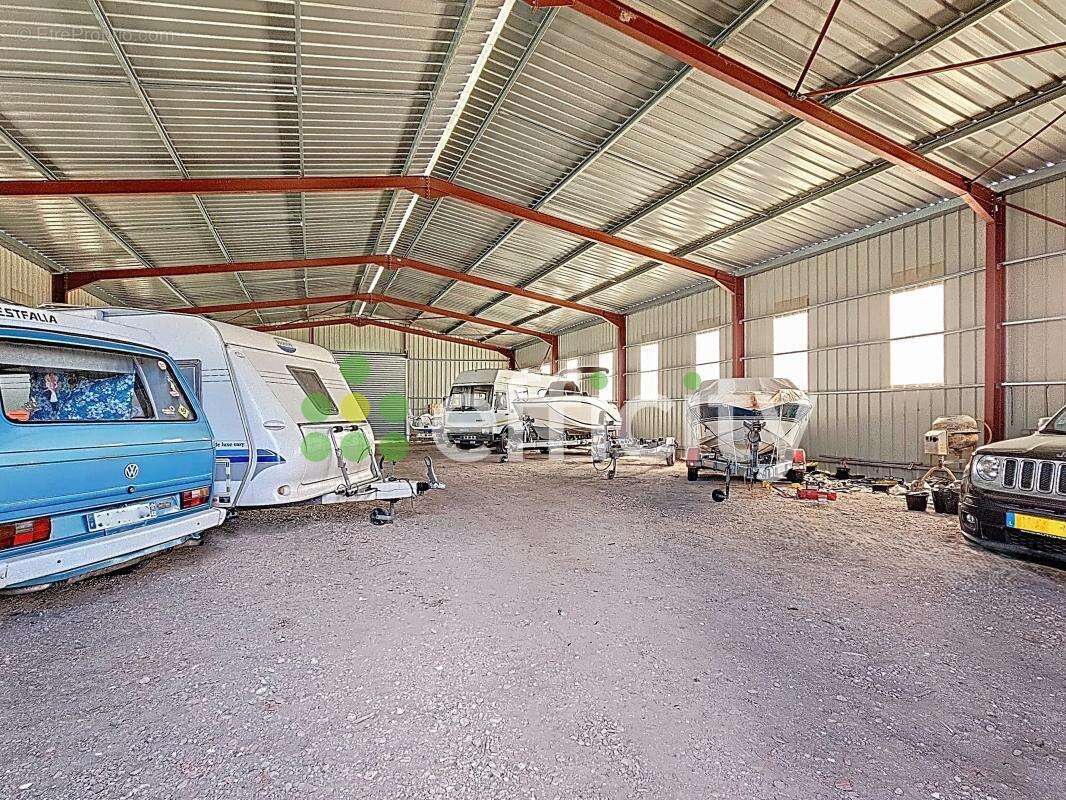 Commerce à SAINTE-EULALIE-EN-BORN