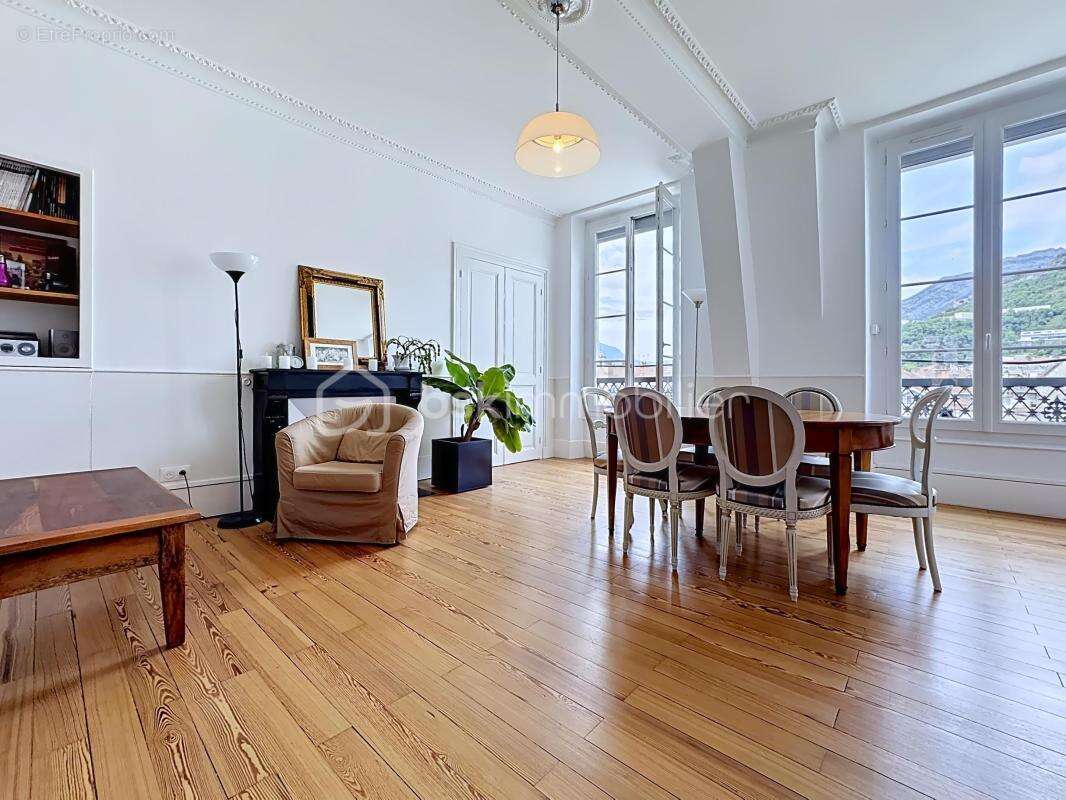 Appartement T5 de caractère – 135 m² Carrez / 150 m² utiles – Dernier étage avec ascenseur - photo 4