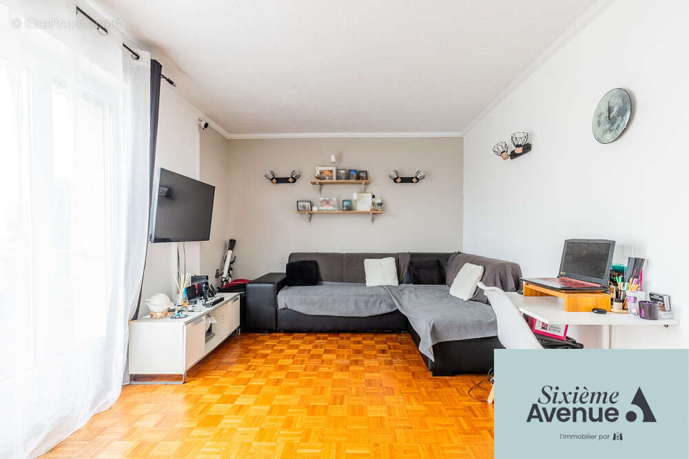 Appartement à CHILLY-MAZARIN