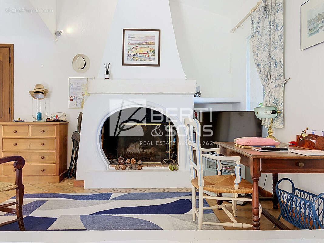 Appartement à MANDELIEU-LA-NAPOULE