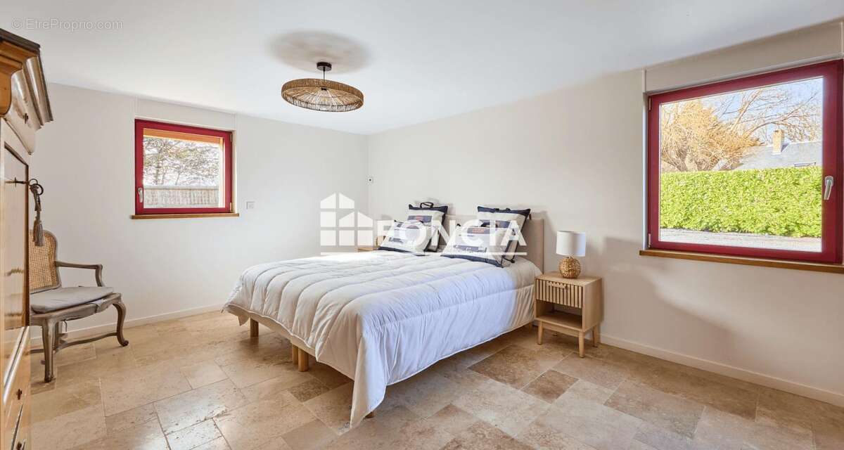 Maison à EQUEMAUVILLE