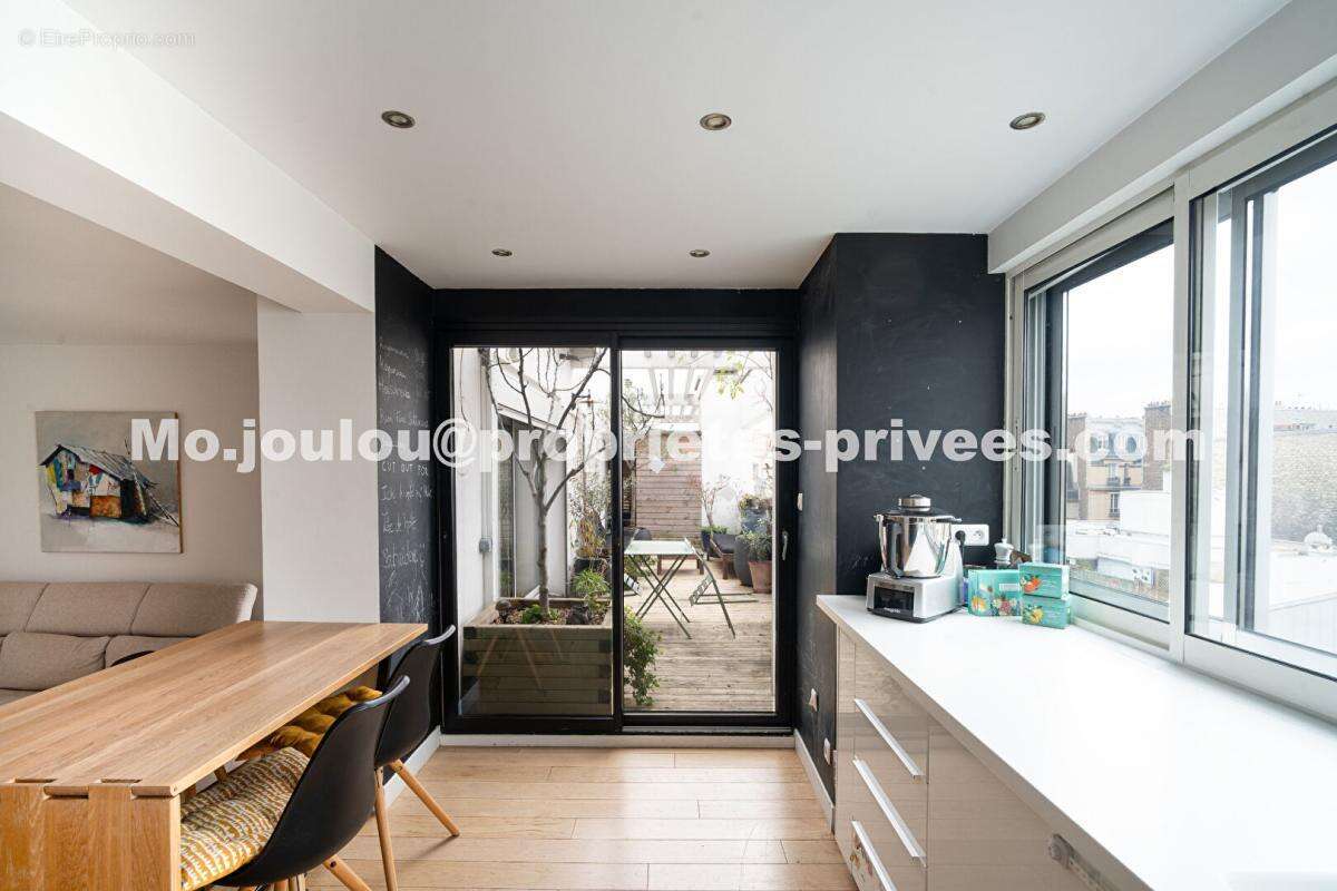 Appartement à PARIS-17E