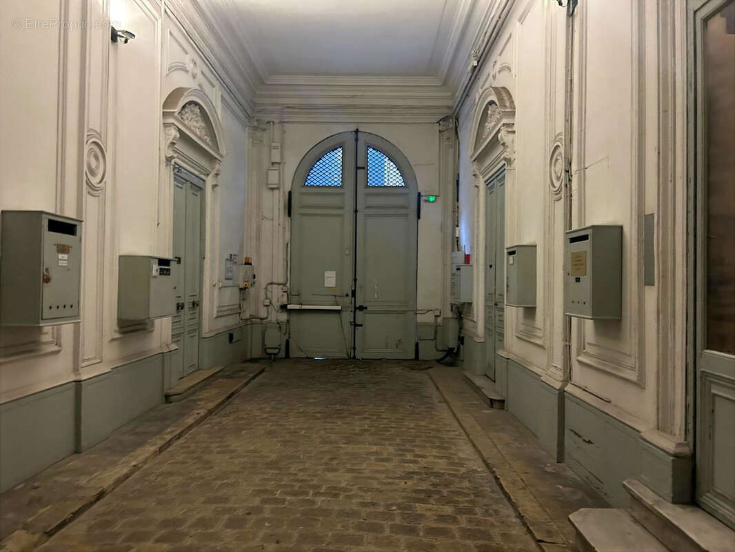 Commerce à MARSEILLE-6E