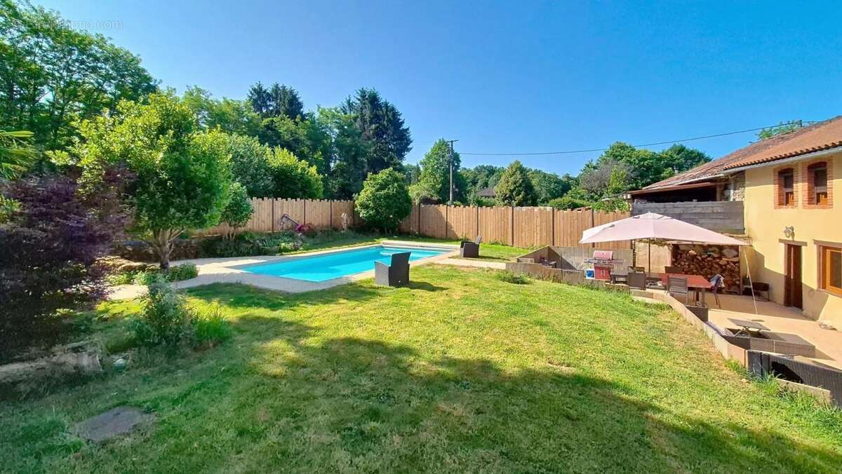 Maison à COMPREIGNAC