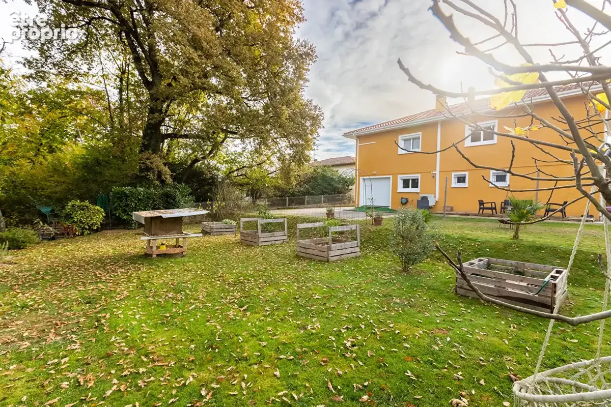 Une maison rénovée avec 6 chambres & 50 m² de garage - photo 11